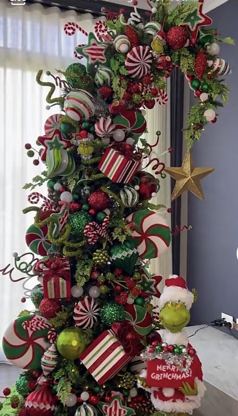 1st Christmas Tree Ideas, Grinch Tree Inspiration, Grinch Upside Down Christmas Tree, Grinch Theme Wreath, Whoville Tree Decorations, Christmas Tree Theme Ideas 2023, How The Grinch Stole Christmas Tree, Grinch Theme Tree, Whoville Tree Diy