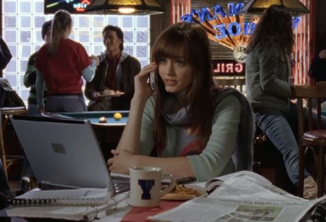 rory gilmore Rory Gilmore Studying, Study Pictures, Academic Motivation, Work Motivation, Rory Gilmore, Studying Inspo, Back To School Activities, Special Education Classroom, Study Hard