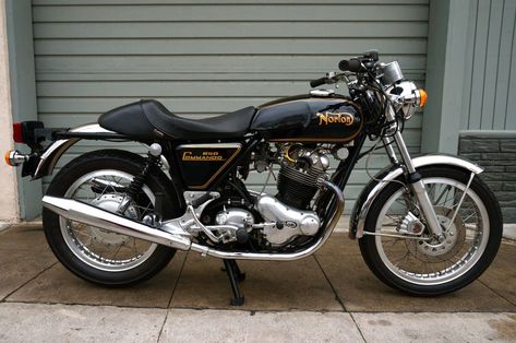 1973 Norton Commando 850 | Bike-urious Norton Commando 850, Going Commando, Norton Motorcycle, Norton Commando, Custom Paint Motorcycle, Diy Motorcycle, Motos Vintage, British Motorcycles, Racer Motorcycle