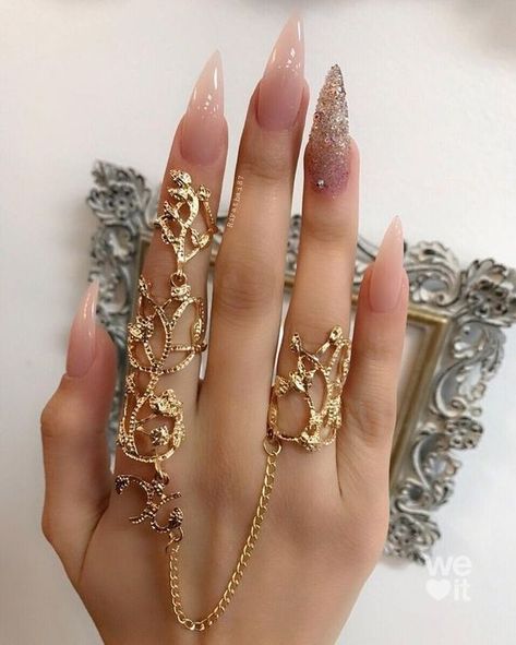 Get the We Heart It app! #design #jewelry #present #christmas #gift Matt Nails, Stiletto Nail Art, Wedding Bride Jewelry, Japanese Nail Art, Stiletto Nails Designs, Classic Nails, Red Nail Designs, Jewelry Design Inspiration, Glass Nails