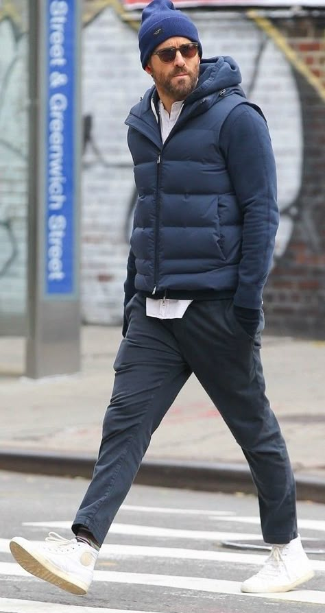 Ryan Reynolds Style 2023, Ryan Reynolds Fashion, Mens Athleisure Outfits, Fashion For Guys, Ryan Reynolds Style, Men Winter Fashion, Mens Winter Fashion Outfits, Mens Business Casual Outfits, Athleisure Men