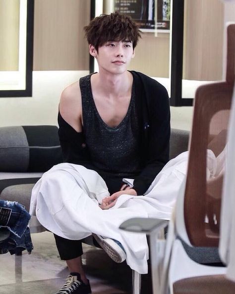 Lee Jong Suk Doctor Stranger, Lee Jong Suk Cute, Kang Chul, Gu Family Books, Lee Jung Suk, Doctor Stranger, Big Bang Top, G-dragon, Jung Yong Hwa