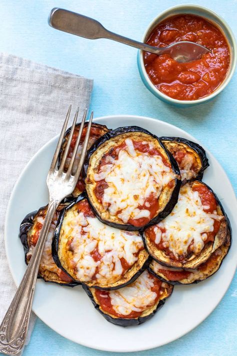 Air Fryer Eggplant Parmesan, Pear Gorgonzola Salad, Air Fryer Eggplant, Easy Dinner Desserts, Eggplant Recipes Parmesan, Eggplant Parm, Vegetarian Main Course, Best Air Fryer Recipes, The Best Air Fryer