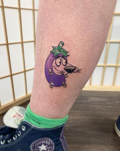 Courage The Cowardly Dog Eggplant, Courage The Cowardly Dog Tattoo Design, Course The Cowardly Dog Tattoo, Eggplant Tattoo, Small Cartoon Tattoo Ideas, Outsons Tattoo, Cartoon Network Tattoo Ideas, Family Guy Tattoo, Courage The Cowardly Dog Tattoo