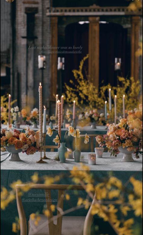 Marigold Table Decor, Amber Glass Wedding Tables, Amber Bud Vases Fall Wedding, Amber Flower Vases Wedding, Tarot Wedding, Amber Goblets Wedding, Orange Floral Tablescape, Wedding Pottery, Vineyard Dinner