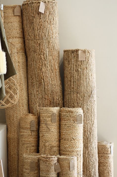 A modern jute rug that blends contemporary design with traditional craftsmanship, hand woven and eco friendly. Manufactured using a traditional technique. Lux Interior, Hand Braided Rug, Jute Rug Living Room, Natural Rugs, Jute Runner, Natural Jute Rug, Braided Jute Rug, Tufted Rugs, Rug Runner Kitchen