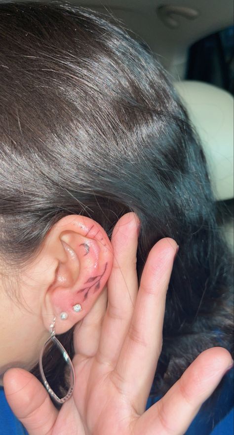 Fine line tatto on ear. Ear Fine Line Tattoo, Fine Line Tattoo, Line Tattoo, Fine Line Tattoos, Line Tattoos, Fine Line, Lifestyle, Tattoos, Quick Saves