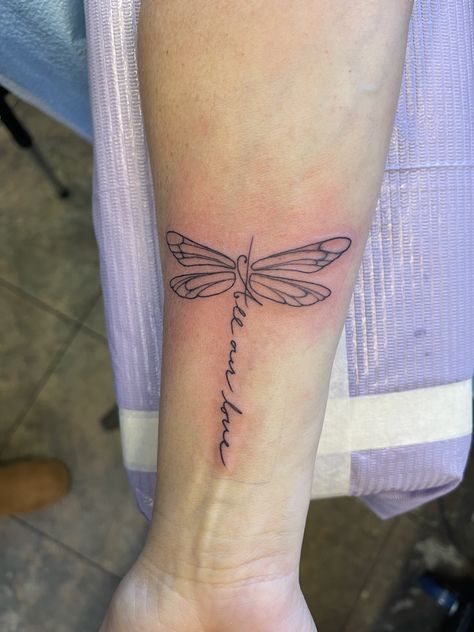 Dragonfly Tattoo For Lost Loved One, Dragonfly Tattoo With Roses, Dragonfly Name Tattoo, Let It Be Dragonfly Tattoo, Dragon Fly Memorial Tattoo, Dragonfly Tattoo With Names, Dragonfly Spine Tattoo, Dragon Fly Tattoo, Earthy Tattoos