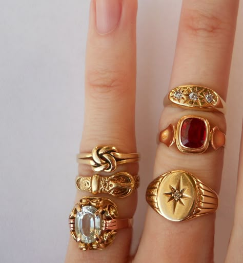 Italian Ring Design, Antique Ring Stack, Antique Rings Victorian Gold, Gold Rings Aesthetic Vintage, Vintage Gold Rings Antiques, Vintage Gold Rings Victorian, Victorian 14k Gold Rings, 70s Rings, Italian Rings