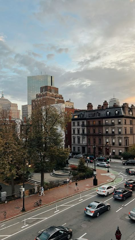 Boston public garden Boston Financial District, Boston Mood Board, Downtown Boston Aesthetic, Boston Astetic, Boston Aesthetic Wallpaper, Boston City Aesthetic, Boston Vibes, Boston Quotes, Boston Lifestyle