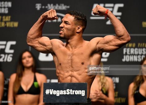 Kevin Lee poses on the scale during the UFC 216 weigh-in inside T-Mobile Arena on October 6, 2017 in Las Vegas, Nevada. Kevin Lee, Mma Boxing, T Mobile, Las Vegas Nevada, Ufc, High Res, Nevada, Boxing, Sumo Wrestling