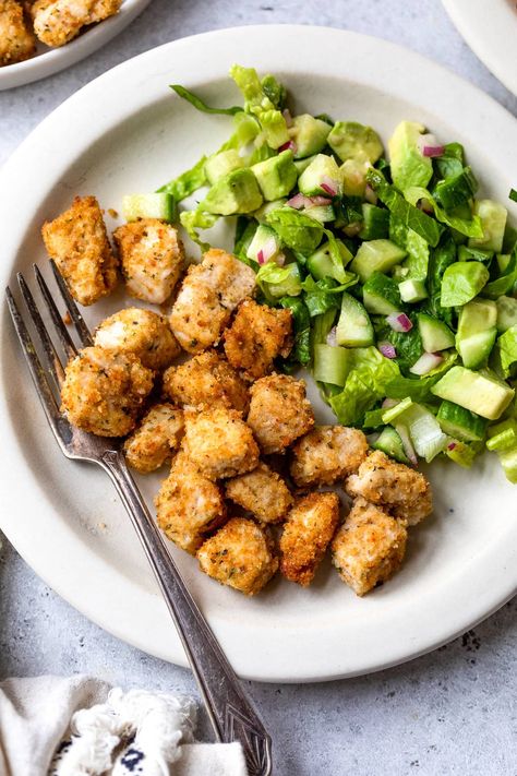 Ditch the mess of multiple breading stations with this one-bowl Air Fryer Breaded Chicken Breast Bites paired with a simple salad! #airfryer #dinner #chickenbreast #chicken #highprotein #healthyrecipes #quick #weeknightdinner Skinnytaste Air Fryer Chicken Bites, Air Fryer Macro Recipes, Air Fryer For One, Healthy Chicken Recipes Air Fryer, Quick And Easy Healthy Dinner Recipes, Air Fryer Breaded Chicken Breast, Healthy Dinner Recipes High Protein, Breaded Chicken Bites, High Protein Air Fryer