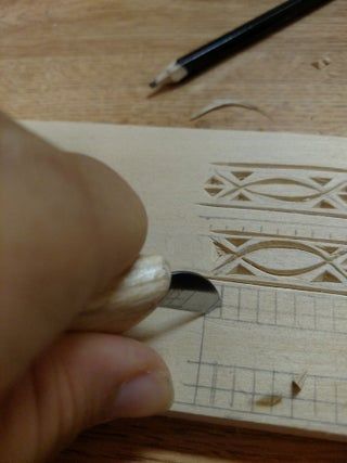 Chip Carving Patterns, Wooden Spoon Carving, Wood Carving For Beginners, Carving Board, Chip Carving, Carving Patterns, Learn Woodworking, Wood Carving Art, Fine Craft