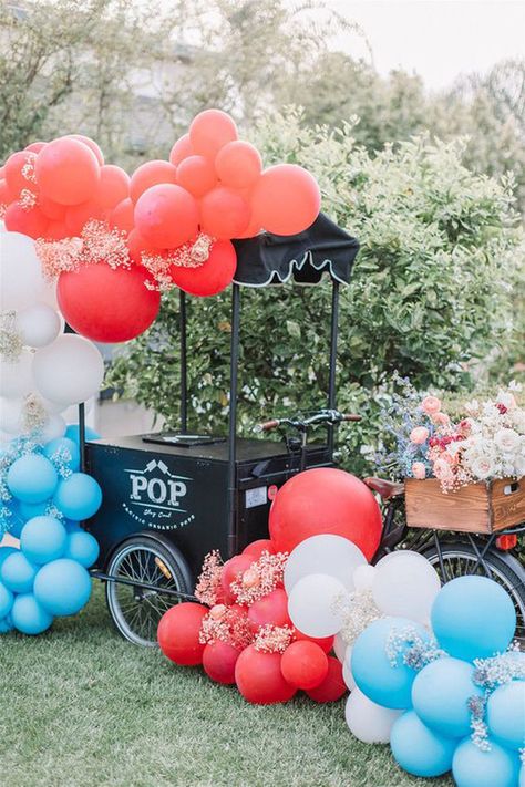 40 Awesome 4th Of July Party Decorations In The Backyard | HomeMydesign | HomeMydesign 4th Of July Birthday Party Baby Girl, Fourth Of July Pool Party, Blue Party Ideas, 4th Of July Party Decorations, Red White And Blue Party, White And Blue Party, Party Ideas Wedding, 4th Of July Party Ideas, Halloween Decorations Ideas