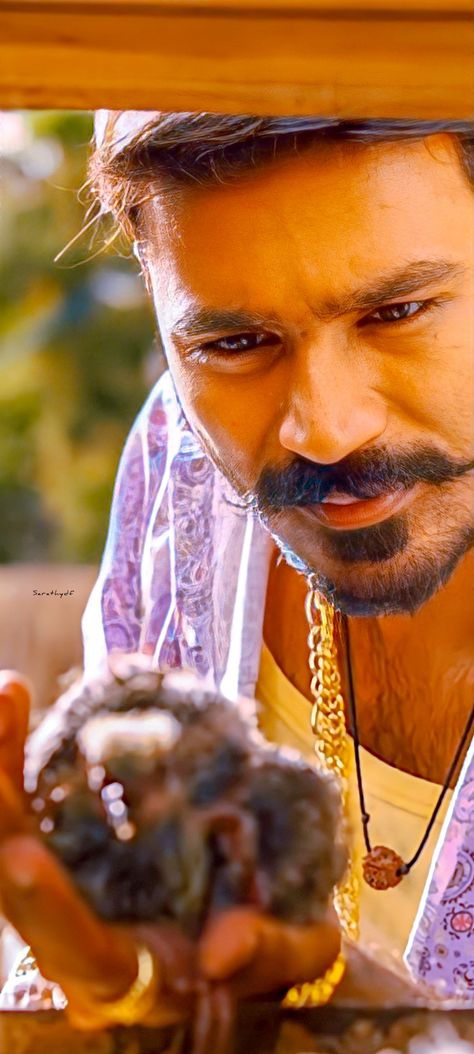 Maari Dhanush, Dhanush Wallpaper, Biker Girl Outfits, Couples Poses, Couples Poses For Pictures, Biker Girl, Actor Photo, Apple Wallpaper, Movie Photo