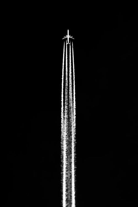 Airplane Wallpaper, Amoled Wallpapers, Airplane Photography, Black Background Wallpaper, Wallpaper Tumblr, Aviation Photography, Foto Art, Trik Fotografi, Black N White