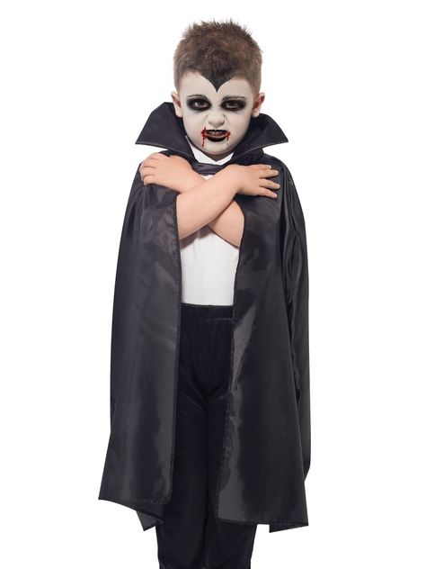 Kid's Dracula cape from Clintons £2 #Woking #Cape #Dracula #Halloween #Vampire #Consume #Kids #Surrey Boy Vampire Makeup, Dracula Face Paint, Diy Vampire Costume, Vampire Costume Kids, Dracula Halloween Costume, Diy Vampire, Vampire Costume Diy, Halloween Schminke, Dracula Cape