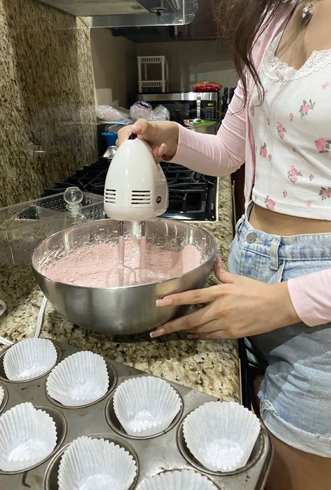 Cooking Women Aesthetic, Pink Pastry Girl Aesthetic, Pink Baking Tools Aesthetic, Cute Cooking Aesthetic, Baking Pink Aesthetic, Cooking Pink Aesthetic, Cooking Hobby Aesthetic, Pink Cooking Aesthetic, Pink Sweets Aesthetic