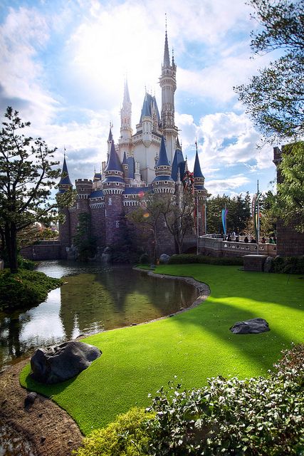 Cinderella Castle, Tokyo Disneyland, Japan. To visit find a travel agent near you!  http://www.mvptravel.com/r2s/LocatorPage.html Disneyland Cinderella, Green Era, Castle Disney, Travel Cambodia, Disney Tokyo, Cinderella's Castle, Disneyland Castle, Famous Castles, Tsukiji