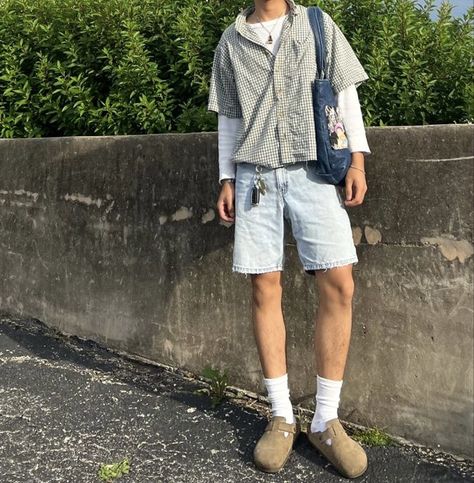 Summer 24 Street Style, Light Wash Jorts Outfit, Indie Boy Summer Outfit, Will Solace Outfits, Soft Masc Summer Outfits, Summer Boy Outfits Aesthetic, Gay Masc Outfits, Jort Outfits Men, Male Summer Outfits Aesthetic