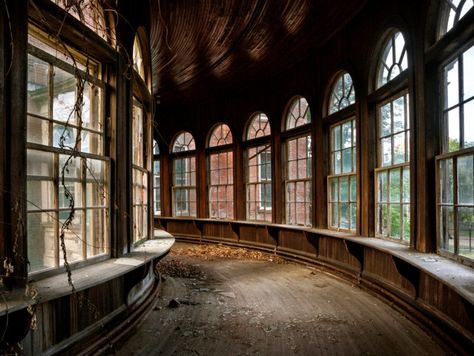 'Abandoned America' Photo Series Captures History of Forgotten Places | PetaPixel Abandoned Asylums, Beautiful Ruins, Abandoned Mansion, Abandoned Castles, Abandoned House, Abandoned Mansions, Haunted Places, Abandoned Buildings, Old Buildings