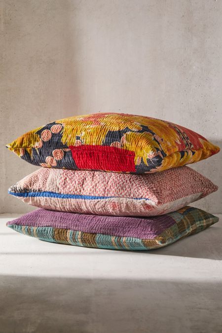 Kantha Pillow Covers, Beige Couch, Kantha Cushions, Kantha Fabric, Patchwork Cushion, Traditional Interior Design, Handmade Throws, Turkish Blanket, Vintage Kantha Quilts