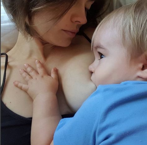 LittleThings.com : Strangers Call Mom 'Perverted' When They See That She's Breastfeeding Her 4-Year-Old Son -- "I pity the people who say it's perverted. I do find it a little bit heartbreaking that some comments online are from women, but they obviously have some guilt or shame around breastfeeding, and I hope that changes," she said. Mother Feeding Baby, Extended Breastfeeding, Becoming A Foster Parent, Mother Feeding, Celebrity Siblings, Stopping Breastfeeding, Call Mom, Travel Trends, Celebrity Lifestyle