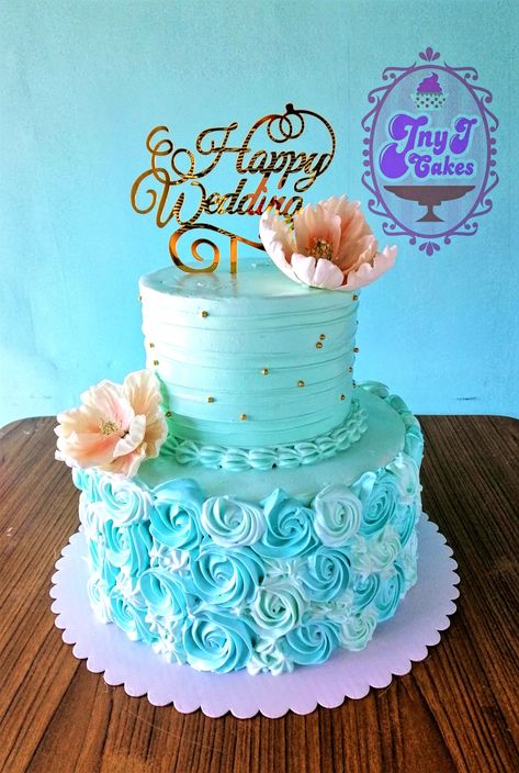 Butter Cream Wedding Cake Ideas, Boiled Icing Cake Design, Icing Wedding Cake, Tiffany Blue Wedding Cake, Boiled Icing, Aqua Cake, Icing Cake Design, Kitten Cake, Cream Wedding Cakes