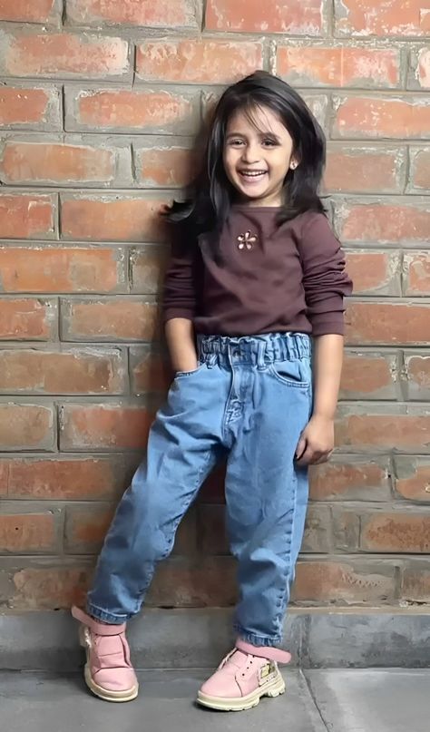 Party Wear Dresses Indian, Kids Western Wear, Indian Baby Girl, Western Dresses For Girl, Kids Hairstyle, Kids Fashion Show, Kids Party Wear Dresses, Kids Party Wear, Simple Frocks