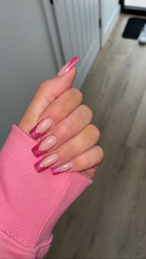 Acrylic nails with pink chrome reverse french Nail Sets French Tip, Chrome Tip Coffin, Pink Nails Crome, French Pink Chrome Nails, Hot Pink French Acrylic Nails, Pink Jelly French Tip Nails, Pink Crome Nails Coffin, French Tip Nails Pink Chrome, Pink Crome Acrylic