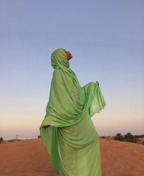 Outfit Vision Board, Somali Clothing, Muslimah Style, Hijabi Style, Style Hijab, Black Femininity, Hijabi Fashion, Muslim Girls, Modest Fashion Outfits