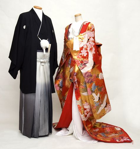 Traditional Asian Clothing, Pakistan Clothes, Japan Outfits, Japanese Traditional Clothes, Coronation Dress, Crane Print, Kimono Japan, Traditional Wedding Attire, Wedding Kimono