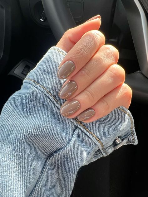 October Nails 2024 Trends, Early November Nails, Coffee Colour Nails, Coffee Nails Color, Coffee Colored Nails, Milk Tea Nails, Coffee Nails Designs, Cappuccino Nails, Latte Nails