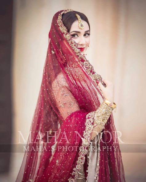 Beautiful Clicks of Yumna Zaidi is in New Bridal ShootWe Hope You Like This Post. Kindly Share With Your Friends. Asian Wedding Dress Pakistani, Bridal Mehndi Dresses, Pakistani Traditional, Pakistani Bridal Makeup, Yumna Zaidi, Shadi Dresses, Wedding Bridesmaids Dresses Blue, Desi Wedding Dresses, Muslim Wedding Dresses