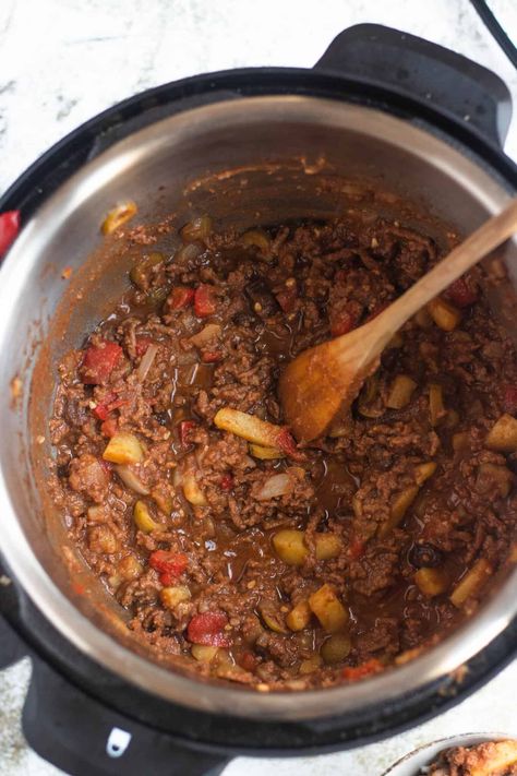 Cuban Picadillo Recipe, Cuban Recipe, Cuban Picadillo, Picadillo Recipe, Rice And Beans, Eat Beef, Green Peppers, Beef Recipe, Cuban Recipes