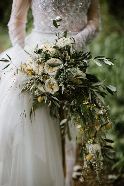 White Rustic Wedding Flowers, Cascading Fern Bouquet, Irish Wedding Flowers, Forest Themed Bouquet, Wedding Bouquet Ivy, Woodland Bridal Bouquet, Fern Wedding Flowers, Art Deco Wedding Bouquet, Scottish Wedding Bouquet