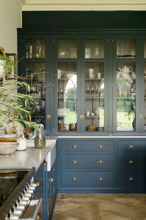 Kitchen of the Week: An Imposing English Manor, Updated for Modern Family Life - Remodelista Classic English Kitchen, Devol Kitchens, English Kitchens, English Manor, Blue Cabinets, Family Kitchen, Bespoke Kitchens, Blue Kitchens, Kitchen Fittings