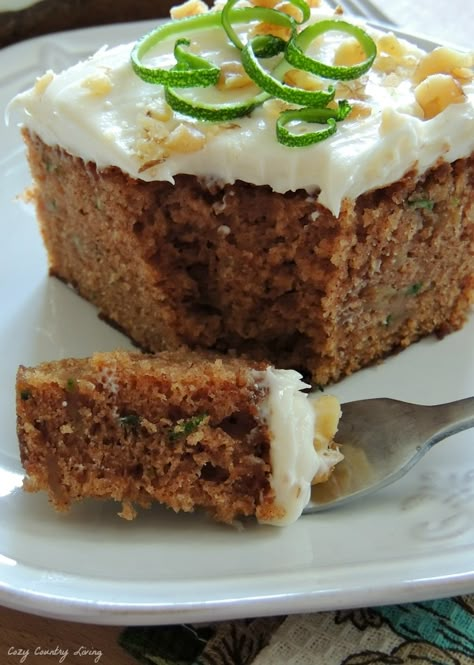 Lemon Zucchini Cake, Courgette Cake, Spiced Zucchini, Zucchini Recipes Dessert, Zucchini Cakes Recipe, Zucchini Chocolate Chip Muffins, Lemon Zucchini, Lemon Cream Cheese Frosting, Lemon Cream Cheese