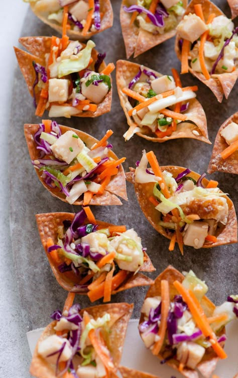 Thai Chicken Salad Wonton Cups, Asian Wonton Cups Appetizers, Chicken Salad Canapes, Asian Chicken Wonton Cups, Small Wonton Wrapper Recipes, Asian Chicken Dumpling Cups, Salad In A Cup Ideas, Asian Tapas Appetizers, Healthy Asian Appetizers