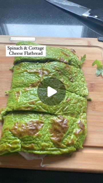 Keto / Gluten Free Baker / Food Blogger on Instagram: "✨Spinach & Cottage Cheese Flatbread✨  So delish my friends!  A low carb and high protein flatbread made with just a few healthy ingredients. A must try!  Here’s the recipe⬇️  2 eggs 1 cup cottage cheese 1 tsp garlic powder 1/4 cup Parmigiano or Romano cheese 2 handfuls of spinach  Add all ingredients to a blender and purée until smooth. Pour mixture onto a parchment lined baking sheet and bake at 350 degrees F for 30-35 minutes or until set. Allow to cool fully then place flatbread on a cutting board, layer with your favourite cold cuts, cheese, veggies etc and enjoy!  #flatbread  #lowcarb #lowcarbrecipes #healthyeating" Spinach Cottage Cheese Egg Tortilla, Cottage Cheese And Egg Flatbread, High Protein Flatbread, Cottage Cheese Flatbread, Protein Flatbread, Cottage Cheese Bread Recipe, Keto Flatbread, Cheese Flatbread Recipes, Spinach Flatbread