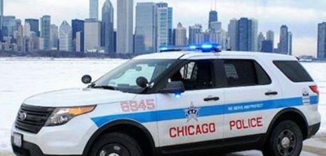 Police Scanner, Tactical Medic, Police Radio, Chicago Police, American Graffiti, Police Vehicles, Chicago Usa, Car Badges, Police Dept