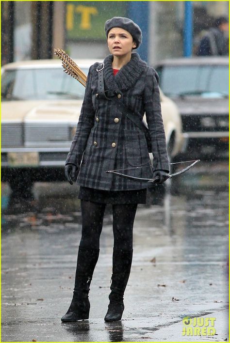 Ginnifer Goodwin: Bow & Arrow on 'Once Upon A Time' Set! I want the whole outfit. Even the bow & arrow, Mary Margaret Style, White Beret, Hair Tuck, Mary Margaret, Ginnifer Goodwin, Gamine Style, Colin O'donoghue, Jennifer Morrison, Movies And Series