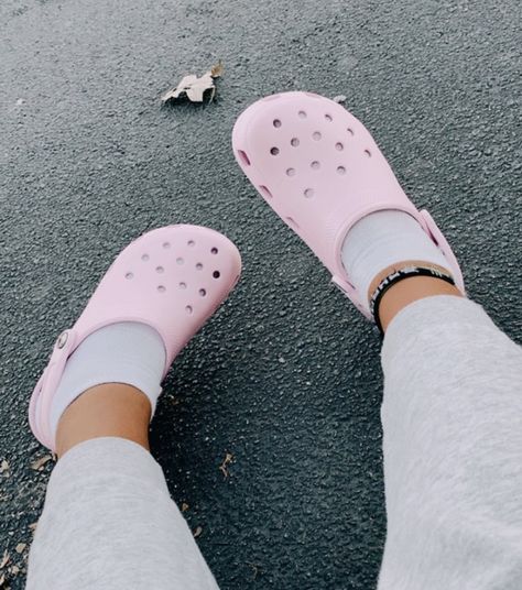 Pink Crocs Outfit, Crocs Outfit, Crocs Pink, Pink Crocs, Ballerina Pink, Perfect Dark, House No, Pink Ballerina, Women's Crocs