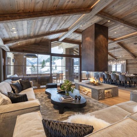 Modern Ski House, Ski Chalet Interior, Luxury Chalet Interior, Open Plan Bathrooms, Chalet Interior Design, Modern Chalet, Luxury Chalet, Chalet Interior, Chalet Design