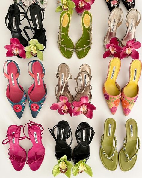 Pretty High Heels, Flower Heels, Future Wardrobe, 2000s Fashion Outfits, Aesthetic Shoes, Spring Fling, Indian Fashion Dresses, Carrie Bradshaw, Girls Dream