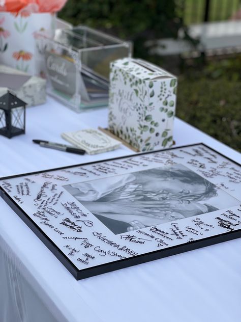 Have guests sign a mat around your picture! Guest Frame Sign Wedding Ideas, Wedding Frame Guest Book, Picture Signing Board Guest Books, Wedding Picture Guest Book, Picture Frame Guest Book, Wedding Guest Book Photo Frame, Picture Frame Guest Book Wedding, Wedding Guess, The Office Wedding