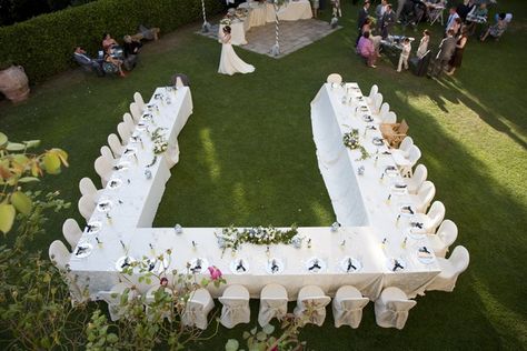 U shaped table setting for wedding. Everyone can see the bride and groom, and each other. U Shaped Party Seating, U Table Set Up Wedding, 30 Person Wedding Table, U Table Wedding Receptions, Wedding Table U Shape, Wedding U Shaped Table, U Shape Seating Wedding, U Shape Dinner Setting, U Shape Table Set Up