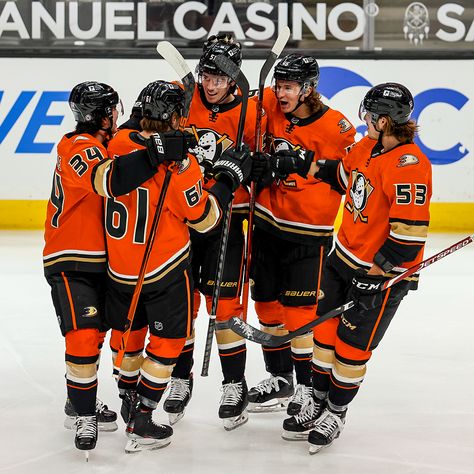 Celly with the boys for your first Ducks goal. #FlyTogether Anaheim Ducks Hockey, John Gibson, Nhl Wallpaper, Ducks Hockey, Duck Logo, Quack Quack, Hockey Goalie, Jersey Outfit, Hockey Team