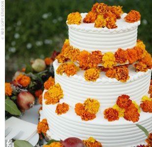 Marigold Wedding, Quince Stuff, Orange Wedding Colors, Interfaith Wedding, Orange Wedding Invitations, Wedding Color Combos, Cake White, Fall Wedding Cakes, Wedding Petals