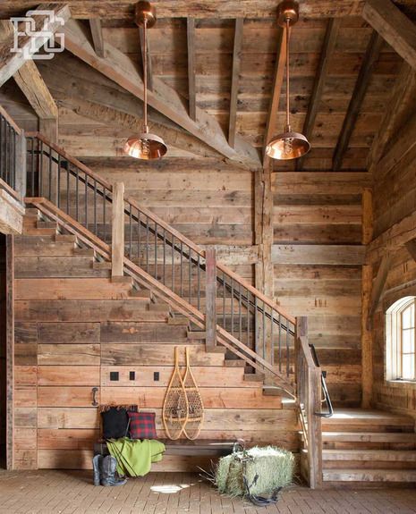 Cabin Stairs, Rustic Staircase, Stairs Railing, Rustic Stairs, Chalet Design, Log Home Decorating, Wooden Stairs, Log Cabin Homes, Interior Stairs